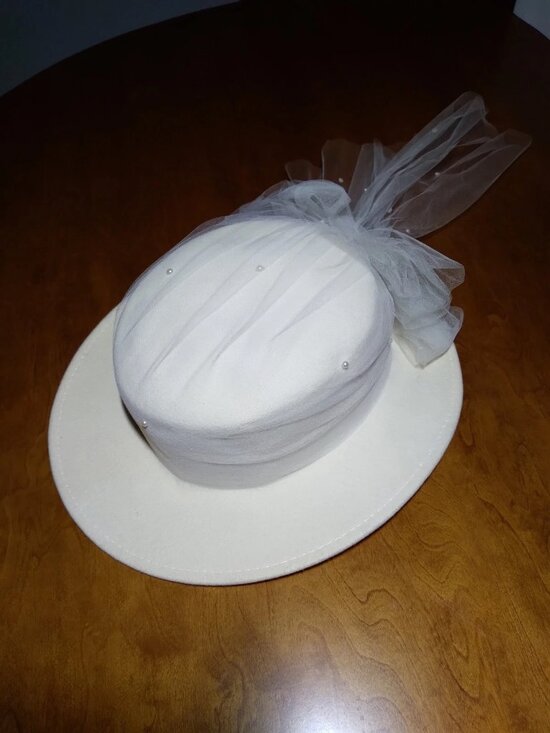 Vintage Wool Church Hat Cream Formal Dress Hat Pearl Beaded Tulle Derby Made USA main image 9